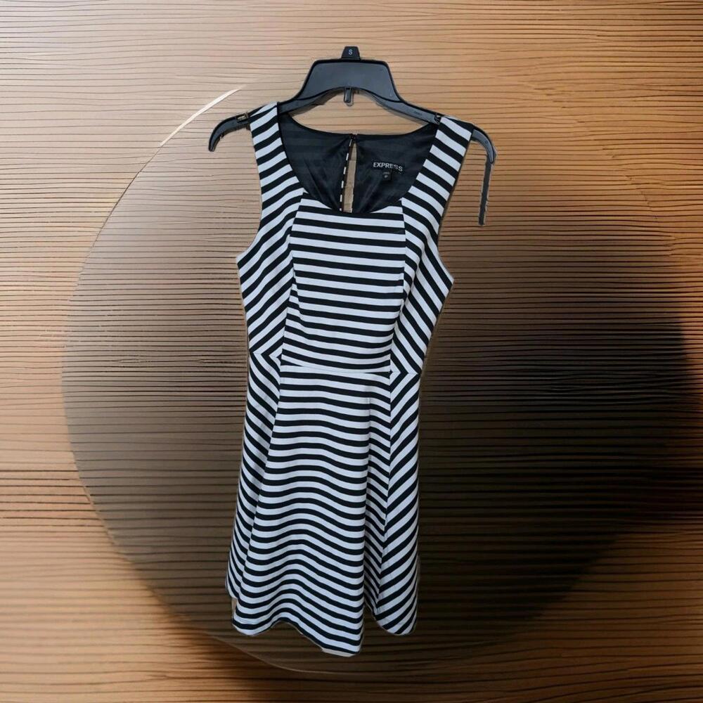 Express Womens Dress Size X-Small Fit Flare Black White Striped Workwear Casual